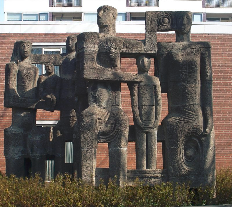 De gemeenschap’ van Rudi Rooijackers, voor Die Delfgaauwse Weye in Delft (CC BY-SA 3.0 – Wikifrits – wiki)